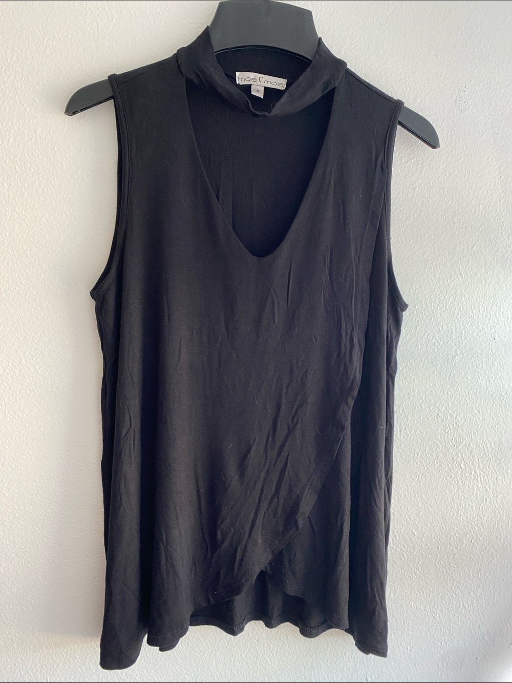 Moa Moa Black Sleeveless V-Neck Mock Collar Tank
